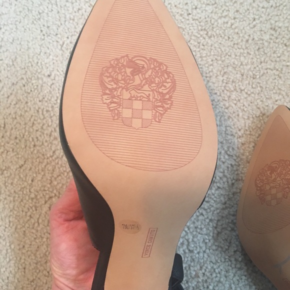 Vince Camuto black heels . Never worn . Sz 7 - Picture 10 of 10